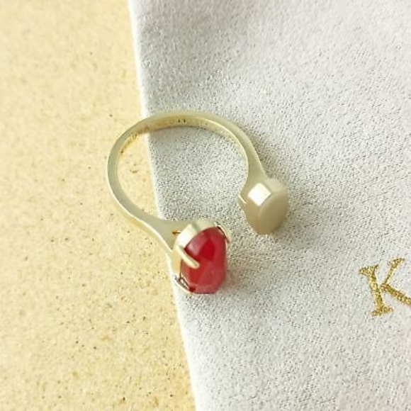Nwot Kendra Scott Ring - Picture 2 of 3